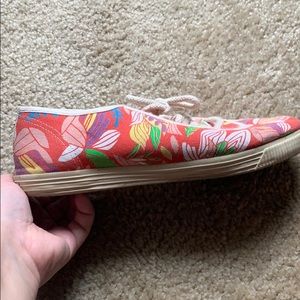 Startas size 9 floral print sneakers